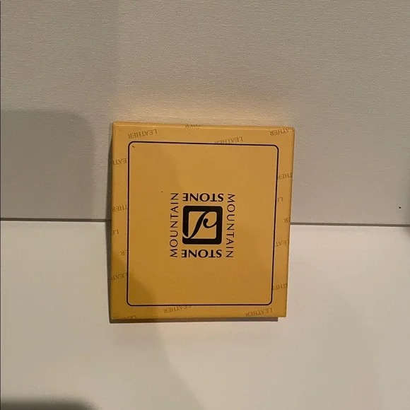 NWT Stone Mountain Brown Leather Wallet - Picture 5 of 6